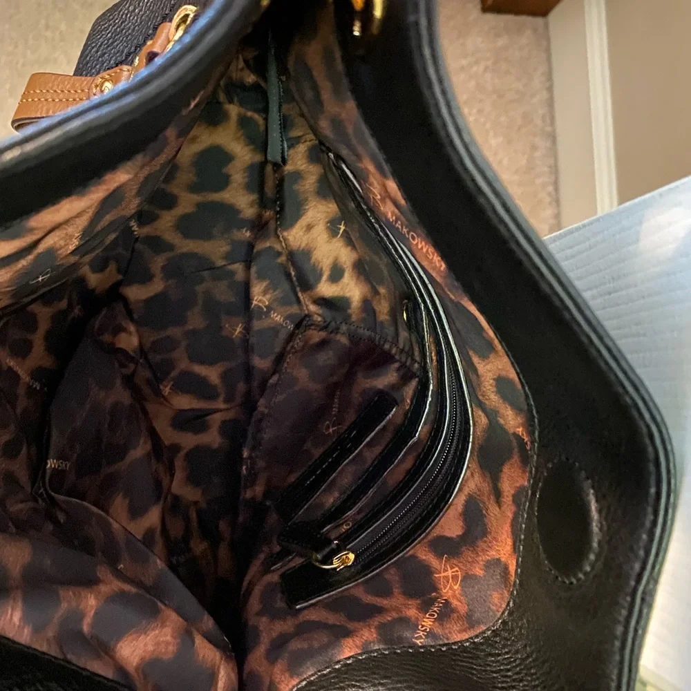 B. Makowsky black leather handbag with Brown leather strap. - Picture 5 of 5